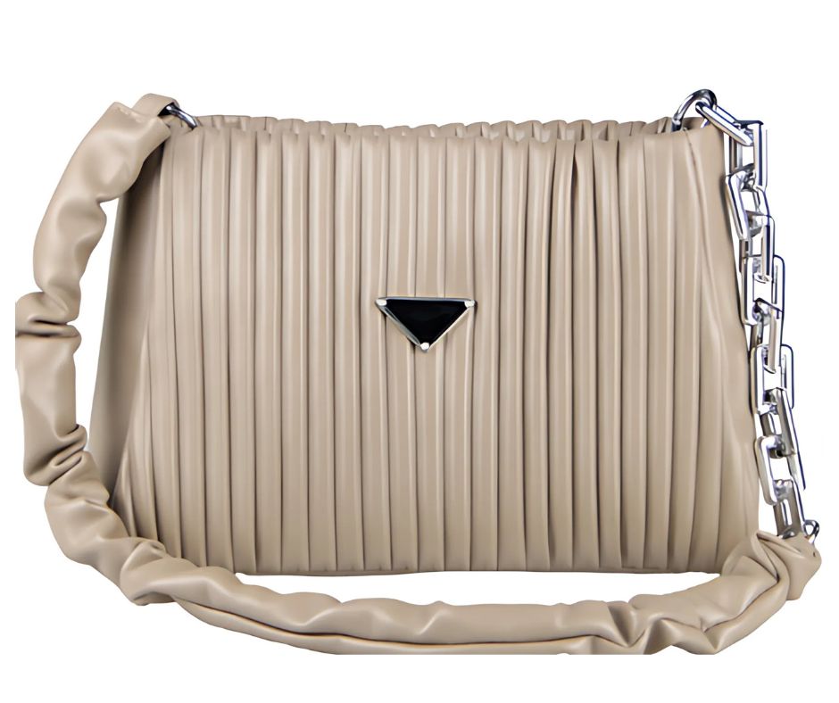 Bolsa Feminina com Alça Acolchoada e Design Texturizado