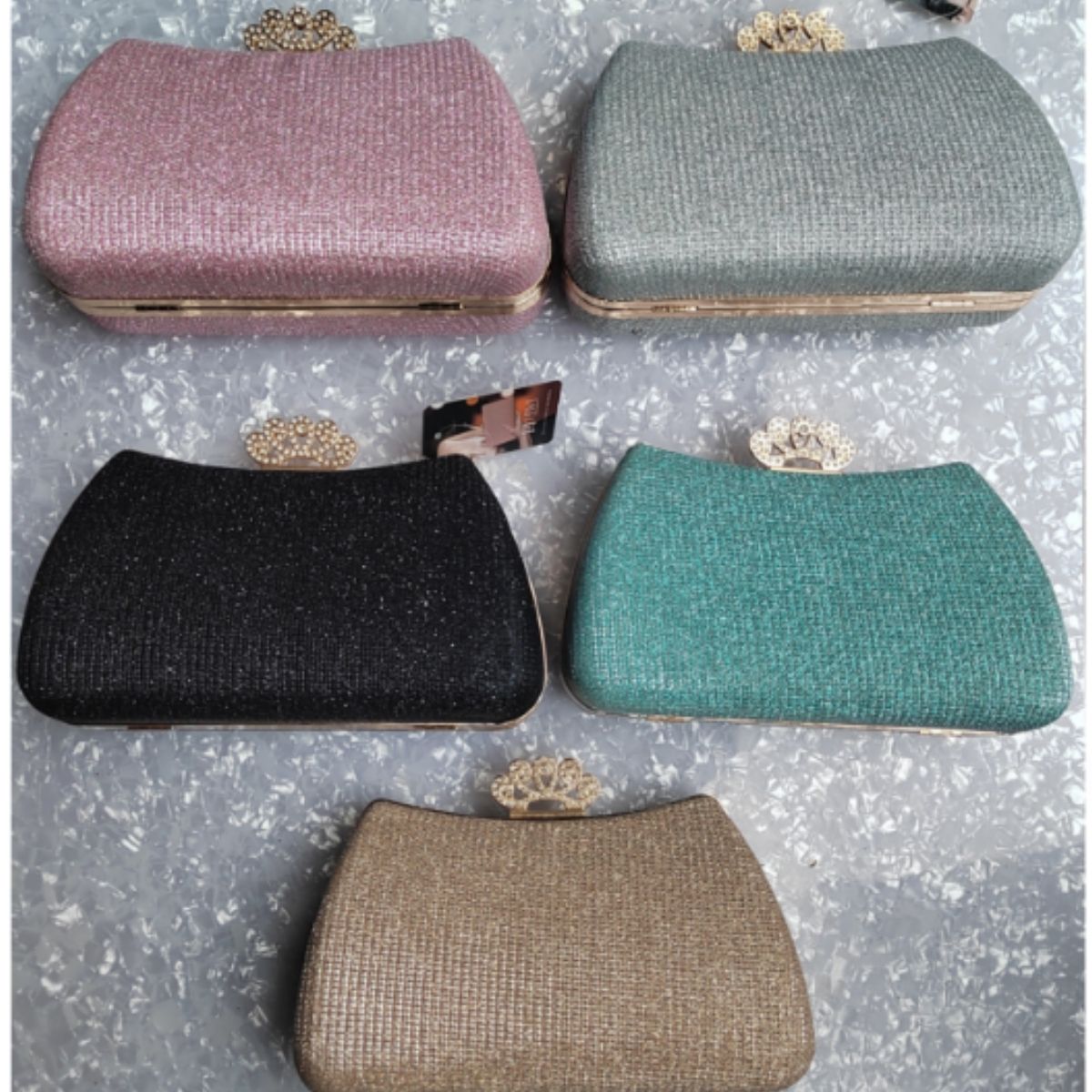 Bolsa de Festa Luxuosa: Glamour e Elegância com Alça Corrente