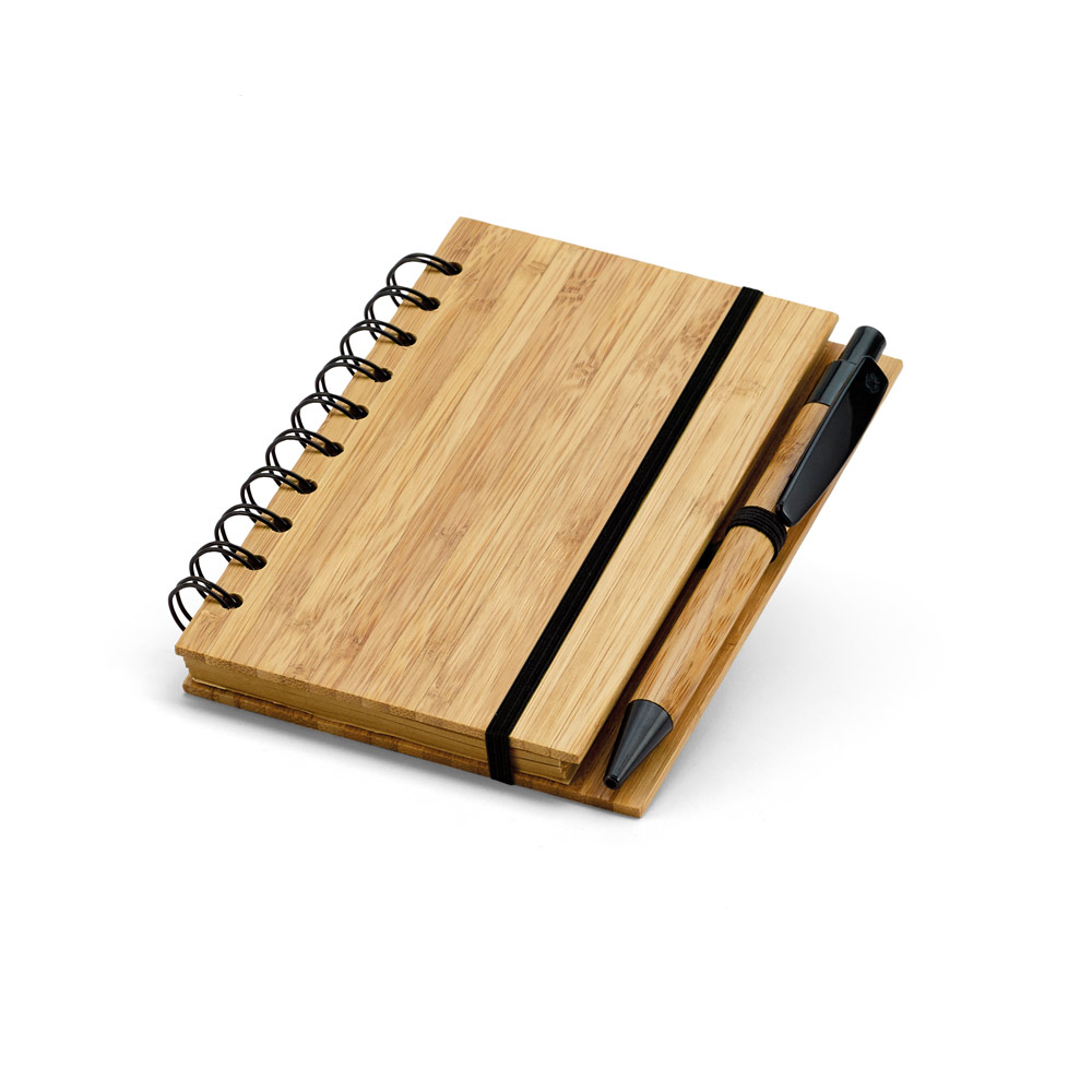 Caderno A6 espiral de capa dura em bambu, com páginas pautadas em papel 100% reciclado